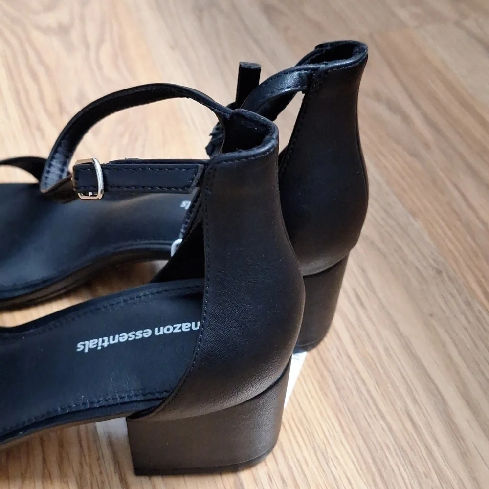 Amazon Essentials Ankle Strap Sandal Low Heeled Shoes Black